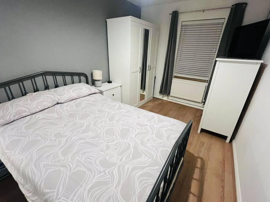 Ferienwohnung Immaculate 2 Bed Flat With Free Parking! Watford  Exterior foto